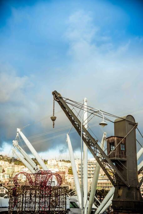 La Finestra Sul Cielo Del Porto Antico Di