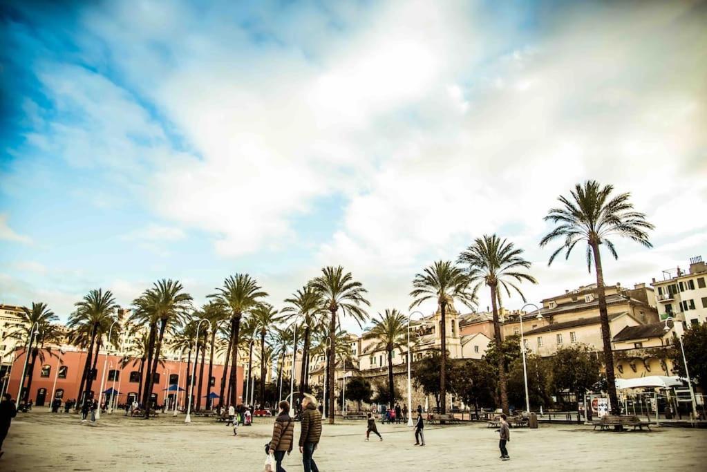 La Finestra Sul Cielo Del Porto Antico Di
